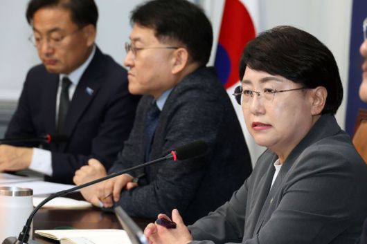 조국혁신당 김선민 당 대표 권한대행이 5일 서울 여의도 국회에서 열린 현안 관련 기자간담회에서 당내 성비위 사건과 관련한 입장을 말하고 있다.사진=서동일 기자