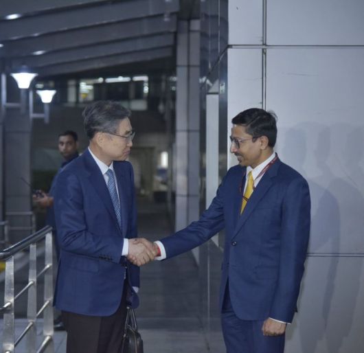 구랑가랄 다스 국장(오른 쪽)이 9월 17일 차기 주한 인도대사로 임명되었다. 주한인도대사관 X 계정 갈무리