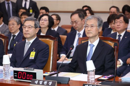 조희대 대법원장이 13일 서울 여의도 국회에서 열린 법제사법위원회의 대법원 등 국정감사에 출석하고 있다. /사진=뉴시스