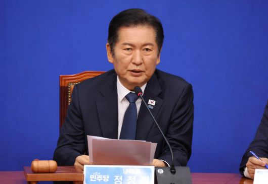 최고위서 발언하는 정청래 (서울=연합뉴스) 황광모 기자 = 더불어민주당 정청래 대표가 13일 국회에서 열린 최고위원회의에서 발언하고 있다. 2025.10.13 hkmpooh@yna.co.kr (끝)