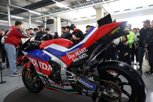 ‘2025 혼다데이 라이드 앤 드라이브'가 혼다코리아 주최로 지난 25일 경기 용인 에버랜드 스피드웨이에서 열렸다. 혼다 자동차와 모터사이클 고객들이 부스를 돌아보며 이벤트에 참가하고 있다. 사진=서동일 기자