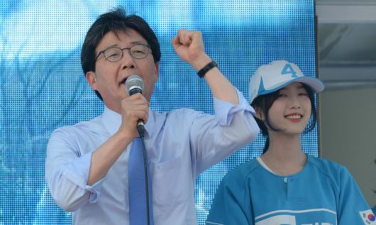 2017년 당시 유승민 대선후보(왼쪽)와 딸 유담 씨 /사진=뉴시스