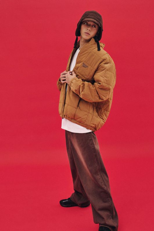 LF 리복 경량 패딩 2025 FW 화보 LF 제공                                  무신사 스탠다드 2025 FW 시티 레저 쇼케이스 화보 대표 이미지 무신사 제공                                  LF 티톤브로스 경량 패딩 2025 FW화보 LF 제공                                  네파의 에어 써밋 이미지 네파 제공                                  LF 닥스 골프 경량 패딩 2025 FW화보 LF 제공