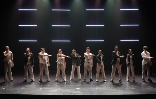 직장인들의 애환을 블랙 코미디로 승화한 청년 뮤지컬 ‘셔츠’ 공연 쇼케이스 모습. 부산문화재단 제공