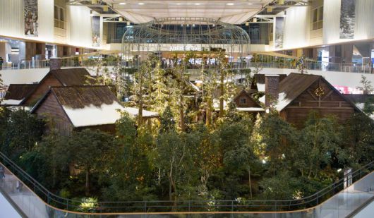 서울 여의도 현대백화점 더현대서울 5층 사운즈 포레스트에 조성된 '해리의 크리스마스 공방' 모습. 현대백화점 제공