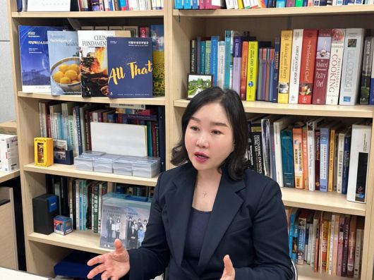 'K-푸드 협의회' 추진위원장인 함선옥 연세대 식품영양학과 교수가 1일 연세대 신촌 캠퍼스에서 본지와 인터뷰를 하고 있다. 연세대 급식외식경영연구실 허수정 연구원 제공