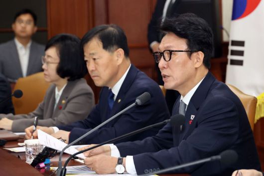 김민석 국무총리가 10일 서울 종로구 정부서울청사에서 열린 국가정책조정회의에서 발언하고 있다. 사진=서동일 기자