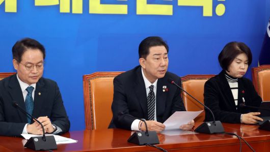 더불어민주당 김병기 원내대표가 11일 국회에서 열린 정책조정회의에서 발언하고 있다. 사진=서동일 기자