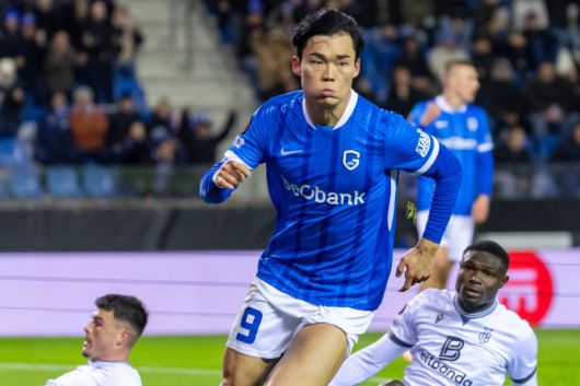 KRC 헹크(벨기에)의 오현규가 27일(현지 시간) 벨기에 헹크의 세게카 아레나에서 열린 2025-26 유럽축구연맹(UEFA) 유로파리그(UEL) 리그 페이즈 5차전 FC 바젤(스위스)과 경기 전반 14분 선제골을 넣고 세리머니하고 있다. 헹크가 2-1로 승리하고 9위를 기록했다.뉴시스