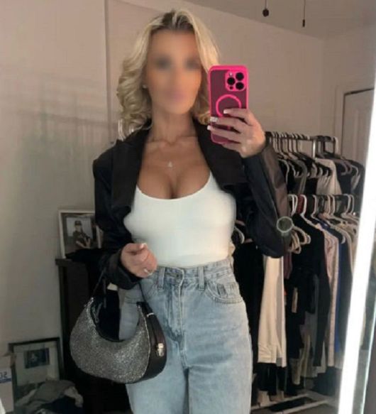 미국에서 '아들 바보' 콘셉트로 소셜미디어(SNS) 활동을 해온 리사 싱(41)이 10대 아들의 친구에게 부적절한 신체 접촉 등 성추행을 한 혐의로 체포됐다. 출처=뉴욕포스트