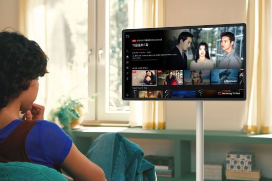 삼성TV 플러스의 '올인원(All-in-One) AI 통합 채널'을 통해 2000년대 과거 인기 드라마를 초고화질로 볼 수 있다. 삼성전자 제공