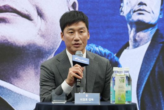 이정효 수원삼성 신임 감독이 2일 경기 수원시 권선구 도이치오토월드 차란차 스튜디오에서 열린 취임 기자회견에서 취임 소감 및 각오를 말하고 있다. 2026.1.2/뉴스1 ⓒ News1 김영운 기자 /사진=뉴스1