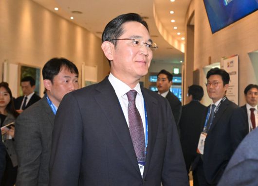 이재용 삼성전자 회장이 지난해 10월 29일 경북 경주시 경주예술의전당에서 열린 한미 비즈니스 라운드 테이블에 참석하고 있다. 공동취재단