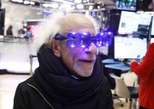 뉴욕 증시가 5일(현지시간) 미국의 베네수엘라 침공 후폭풍 불안감을 딛고 일제히 상승했다. 이날 다우존스산업평균 지수는 지난달 24일 이후 6거래일 만에 사상 최고 기록을 새로 썼다. UPI 연합