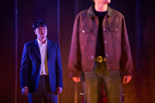 뮤지컬 '캐빈' 공연사진. 마이클 역 윤석원(왼쪽) /사진=이모셔널씨어터 제공