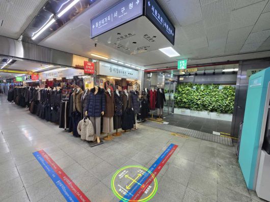 대신지하도상가에 설치된 개선형 LED 방향 안내 표지판. 대구공공시설관리공단 제고