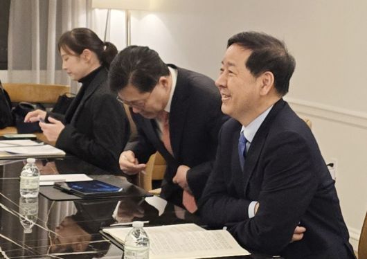 주요 7개국(G7) 재무장관회의 참석차 미국 워싱턴DC를 방문 중인 구윤철 부총리 겸 재정경제부 장관이 12일(현지시간) 레이첼 리브스 영국 재무장관과 면담하고 있다./사진=재정경제부 제공