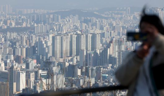 서울 중구 남산에서 서울 시내 아파트가 보이고 있다. 뉴시스