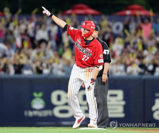 KIA 타이거즈 김호령의 연봉이 초유의 관심사로 떠올랐다.연합뉴스