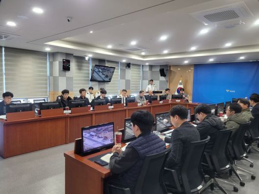 경북경찰청이 16일 경북도 등 총 11개 관계기관이 참석한 가운데 겨울철 폭설·결빙 등으로 인한 교통사고예방 회의를 개최했다. 경북경찰청 제공