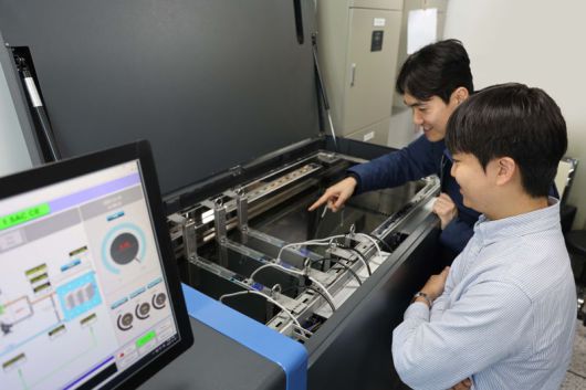 HD현대오일뱅크가 산업통상부 산하 한국세라믹기술원에 액침냉각액 'XTeer E-Cooling Fluid'를 공급하고 실증을 진행 중이다. HD현대오일뱅크 제공