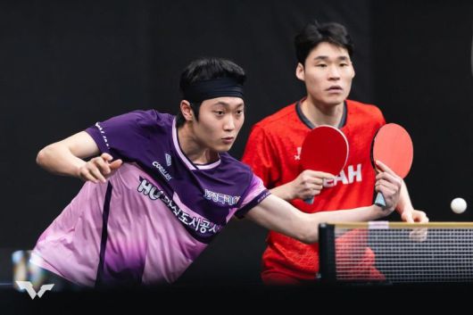 WTT 스타 컨텐더 도하 남자복식에 출전한 조대성(왼쪽)과 장우진.연합뉴스