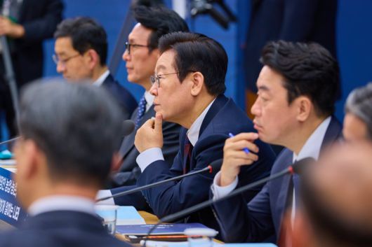 이재명 대통령이 지난해 12월 11일 정부세종컨벤션센터에서 열린 '희망찬 농업·농촌, 모두가 행복하게 일하는 나라' 농림축산식품부(농촌진흥청·산림청)-고용노동부 업무보고에서 발언하고 있다. 대통령실 제공