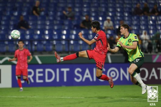 U-23 축구대표팀 백가온이 18일(한국시간) 사우디아라비아 제다 킹 압둘라 스포츠 시티에서 열린 2026 아시아축구연맹(AFC) U-23 아시안컵 8강전 대한민국 vs 호주 경기에서 슛을 하고 있다.대한축구협회 제공