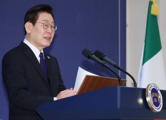 이재명 대통령이 19일 청와대에서 열린 한-이탈리아 공식오찬에서 인사말을 하고 있다. 뉴시스