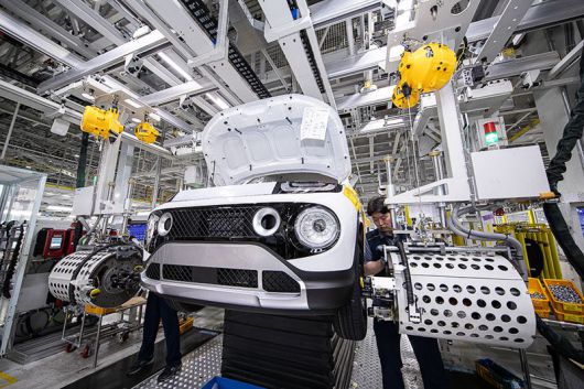 광주글로벌모터스(GGM)는 지난 19일 2026년 1차 기술직 및 일반직 신입·경력 채용 원서접수를 마감한 결과, 47명 모집에 1596명이 지원해 평균 34대 1의 경쟁률을 기록했다고 20일 밝혔다. 사진은 캐스퍼 생산 모습. GGM 제공