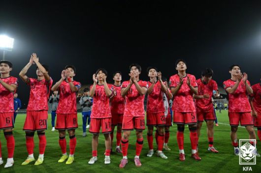 U-23 축구대표팀이 18일(한국시간) 사우디아라비아 제다 킹 압둘라 스포츠 시티에서 열린 2026 아시아축구연맹(AFC) U-23 아시안컵 8강전 대한민국 vs 호주 경기에서 2-0 승리를 거두며 기뻐하고 있다.대한축구협회 제공