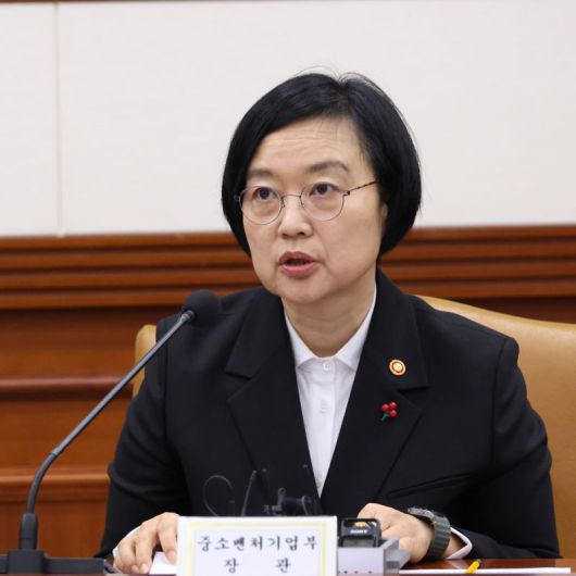 한성숙 중소벤처기업부 장관이 21일 서울 종로구 정부서울청사에서 열린 경제관계장관회의에서 발언하고 있다. 사진=서동일 기자