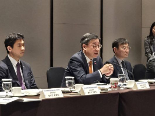 박윤규 정보통신산업진흥원(NIPA) 원장이 21일 서울 엘타워에서 열린 NIPA 통합 사업설명회 관련 기자간담회에서 발언하고 있다. 뉴시스