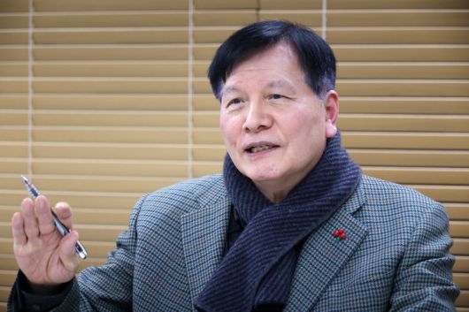 이채필 전 고용노동부 장관이 지난 19일 최근의 노동 현안과 현 정부의 노동정책에 관해 자신의 의견을 밝히고 있다. 사진=서동일 기자