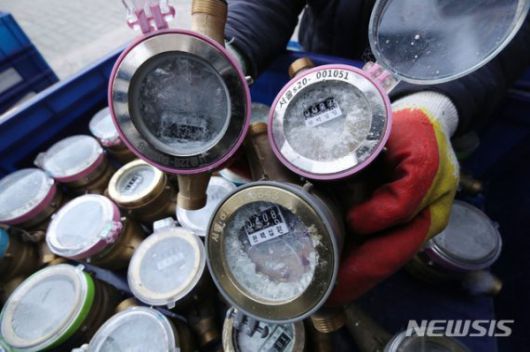 동파된 수도계량기 자료사진. 뉴시스