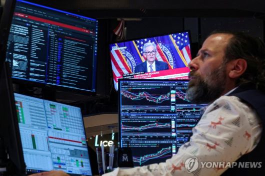뉴욕증권거래소(NYSE) 트레이더 모습. 사진=연합뉴스