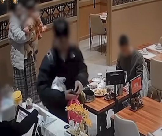 해병 장병의 밥값을 대신 내주는 부부./사진=연합뉴스