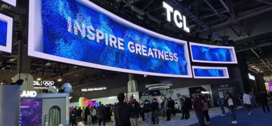 이달 초 미국 라스베이거스에서 열린 CES 2026에서 중국 TV업체 TCL 부스에 인파가 북적인다. 사진=조은효 기자                                  이달 초 미국 라스베이거스에서 열린 CES 2026에서 중국 TV업체 하이센스 부스에 인파가 북적인다. 사진=조은효 기자