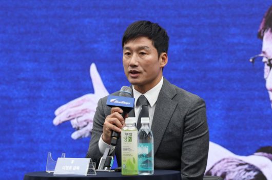 이정효 수원삼성 신임 감독이 2일 경기 수원시 권선구 도이치오토월드 차란차 스튜디오에서 열린 취임 기자회견에서 취임 소감 및 각오를 말하고 있다. 2026.1.2/뉴스1 ⓒ News1 김영운 기자 /사진=뉴스1