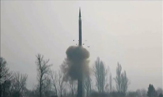 북한 미사일총국의 신형 극초음속 중장거리 탄도미사일. 뉴시스