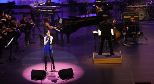 - In Neverland, The Clarion Call 등 니케 대표곡을 열창한 게스트 보컬 Pernelle