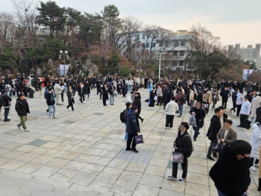 - 오케스트라 콘서트 현장은 약 4000명의 지휘관이 함께했다