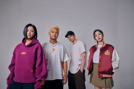 퍼스트 스탠드 컬렉션