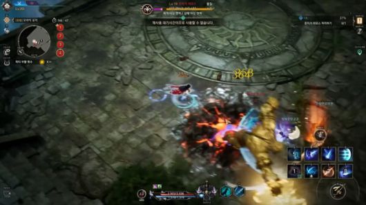 - 간략하면서도 깔끔한 느낌의 UI