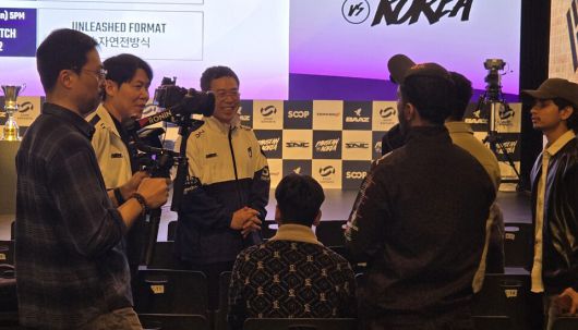 - 파키스탄 선수들과의 인사도 잊지 않았다