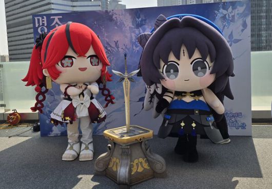 - 포토 존에서 발견한 카멜리아와 양양