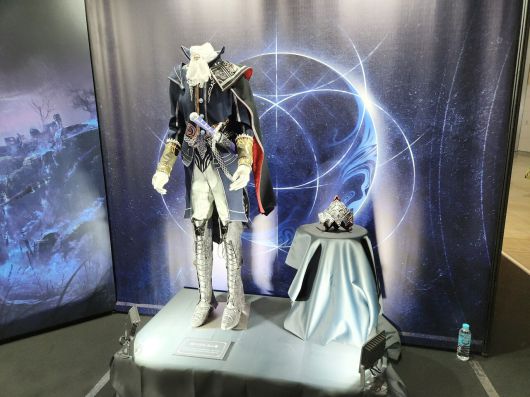 - 레이디 코스튬 실물