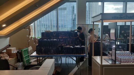 - 티켓을 가지고 있다면 웰컴 킷을 받을 수 있다