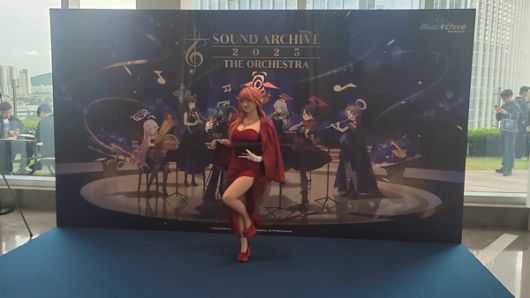 - 아루도 오케스트라를 듣기 위해 드레스를 입고 왔다.