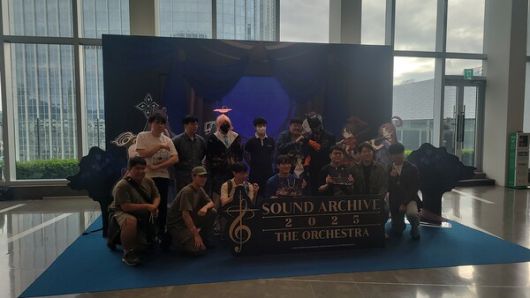 - 선생님들이 단체 사진을 찍는 진기한 광경도 볼 수 있었다